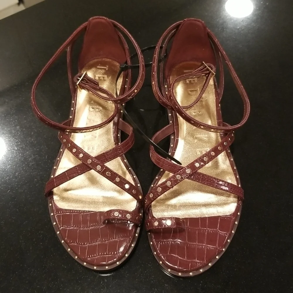 💕TED BAKER LONDON💕 Mathar Flat Studded Gladiator Sandal ~ Dark Brown 38.5 NWT